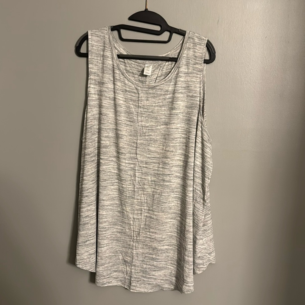 Old navy tank, size XXL